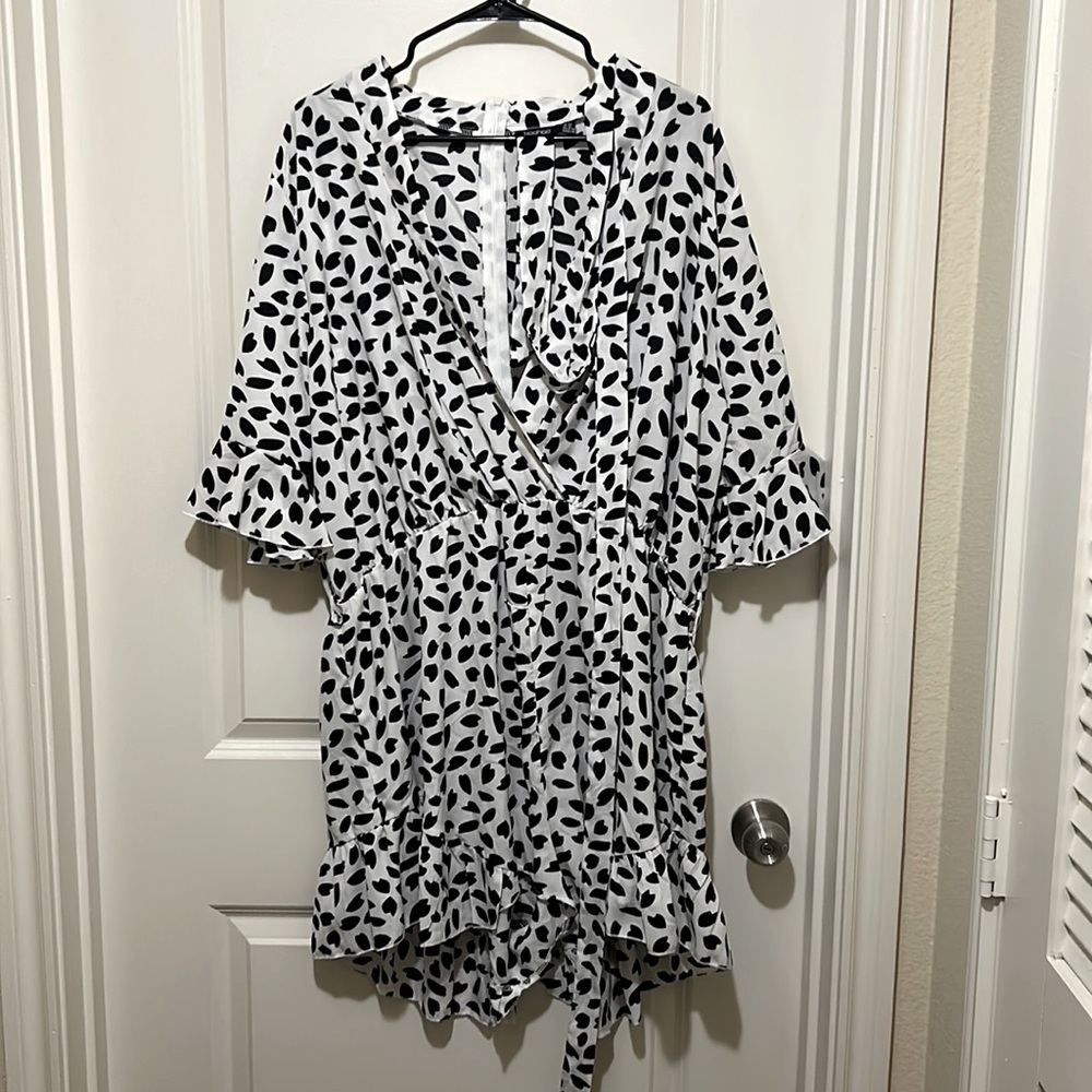 Boohoo flutter sleeve romper